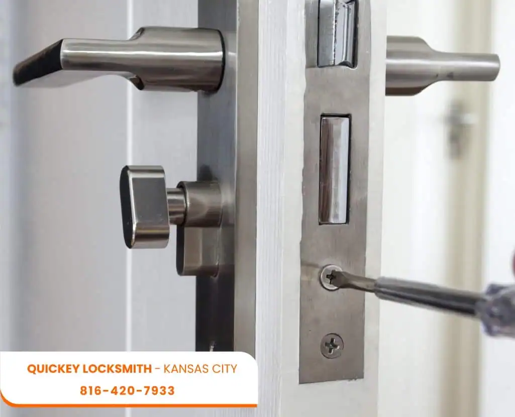 Unlock House Door Locksmith in Kansas City